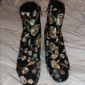 HANA EMBROIDERED ANKLE BOOTS IN MULTI FLORAL’
